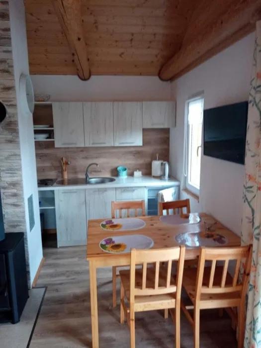 Domek W Bieszczadzkim Sadzie Bobrka Buitenkant foto